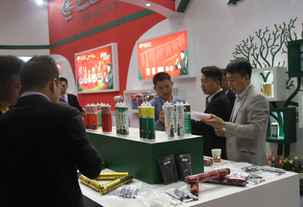 常青樹(shù)膠業(yè)廣州展會(huì)開(kāi)門(mén)紅